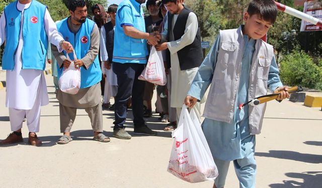 TDV'den Afganistan'da 25 bin aileye kurban eti yardımı