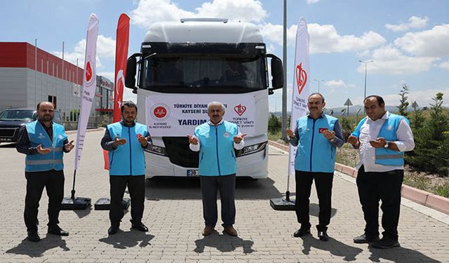 Kayseri'den deprem bölgesine yardımlar sürüyor