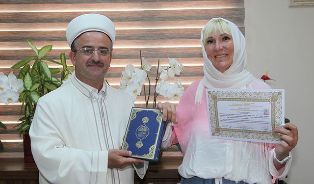 Rusya vatandaşı İrina Bursa'da Müslüman oldu