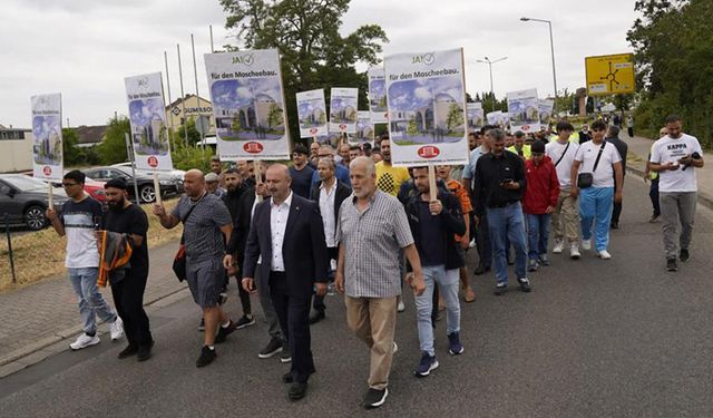 Germersheim'da yeni cami projesi engeline protesto