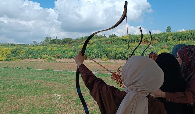 Tekirdağ'da Bilge Gençlik okçuluk sporu İle tanışıyor