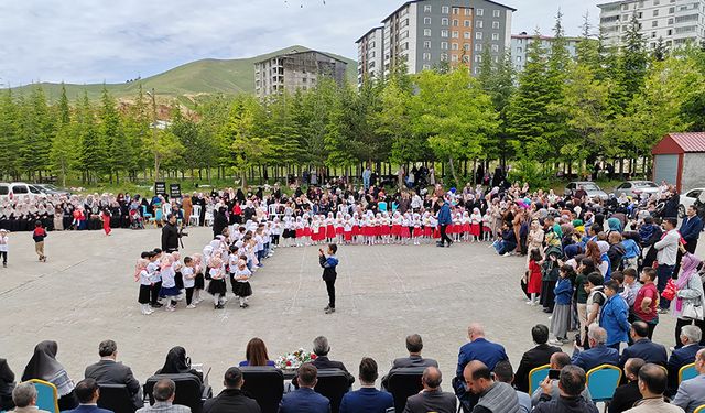 Bitlis’te 4-6 Yaş Yılsonu Şenliği Filistin temasıyla kutlandı