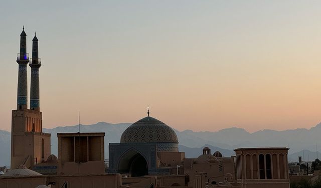 İran'ın Yezd şehrindeki "Cuma Camii" farklı dönemlerin mimari özelliklerini günümüze taşıyor