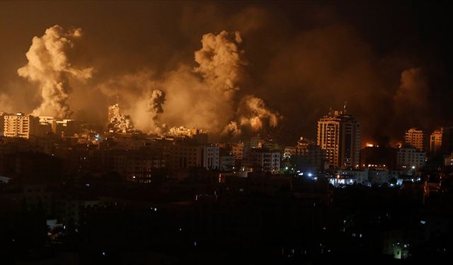 Katil İsrail, gece boyunca Gazze'nin farklı yerlerine düzenlediği saldırılarda 8 Filistinliyi şehit etti
