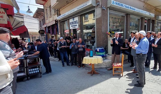 Kastamonu'da esnaf, her Cuma duayla işe başlıyor