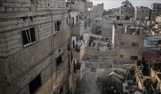 Katil İsrail'in Refah kentine düzenlediği saldırıda 6 Filistinli şehit oldu