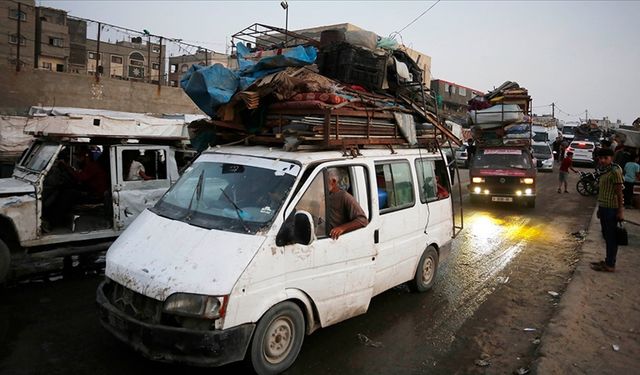 Katil İsrail'in saldırıları nedeniyle Refah'tan ayrılan Filistinlilerin sayısı 360 bine yükseldi