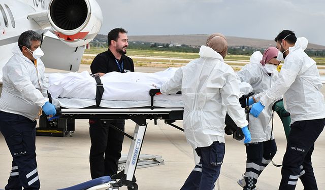 Mekke'den ambulans uçakla Gaziantep'e getirildi