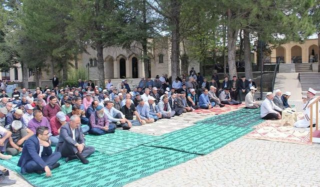 Mihalıççık'ta yağmur duası yapıldı