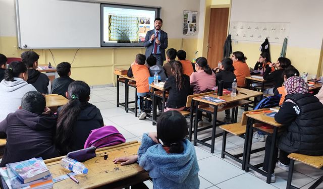 Özalp'ta "Ariflerin Satrancı" tanıtılıyor