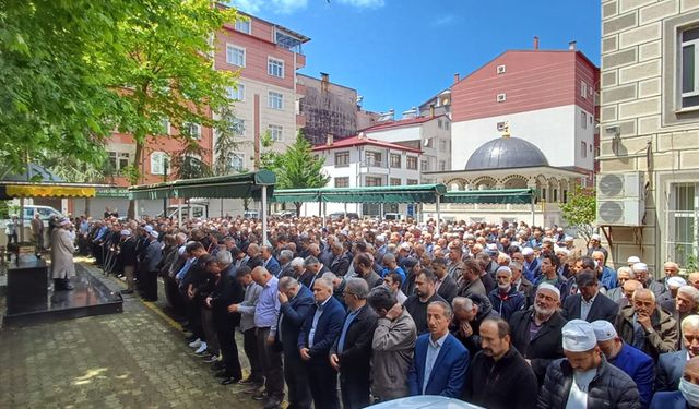 Rize Pazar İlçe Müftüsü Şahan,  ebediyete uğurlandı