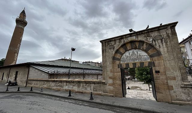 Sivas'taki 827 yıllık Ulu Cami kapsamlı onarıma hazırlanıyor