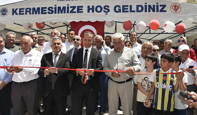 Tarsus'ta Kur’an kursları yararına kermesi açıldı