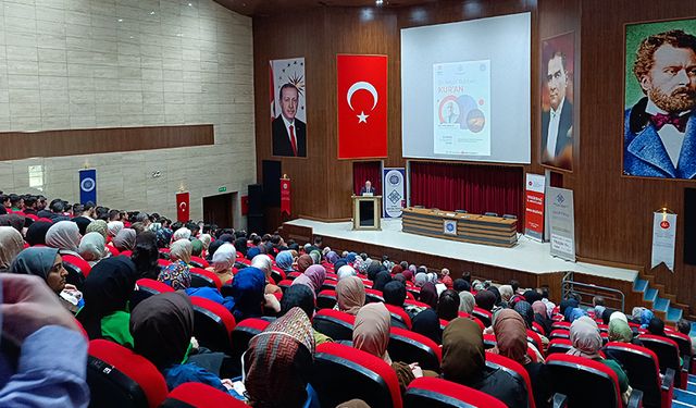 Tekirdağ'da "Bir Hayat Rehberi Kur’an Konferansı" düzenlendi