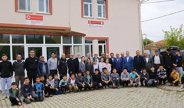 Vali Dağlı, Düvenci Diyanet Gençlik Merkezini ziyaret etti