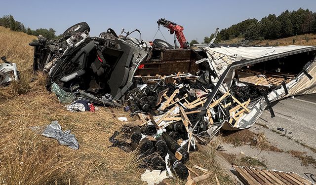 Kurban Bayramı tatilinin birinci günü trafik kazalarında 5 kişi hayatını kaybetti
