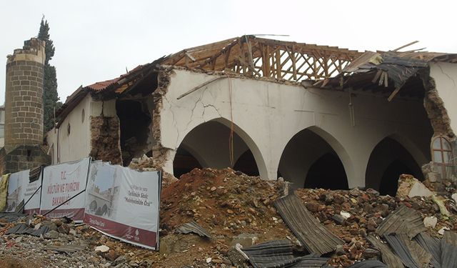 Depremlerde zarar gören 159 yıllık cami yeniden ayağa kaldırılıyor