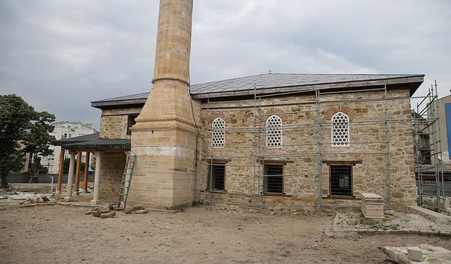 Edirne'de onarımı süren Muradiye Camii'nin temel ve duvarları güçlendirildi