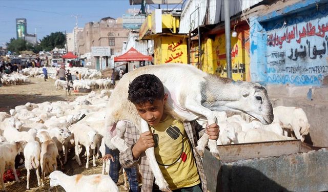 Ekonomik kriz Yemenlilerin bayram sevincine gölge düşürüyor