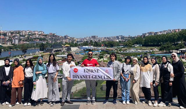 Müftülük 11 Okul birincisini İstanbul gezisinde buluşturdu