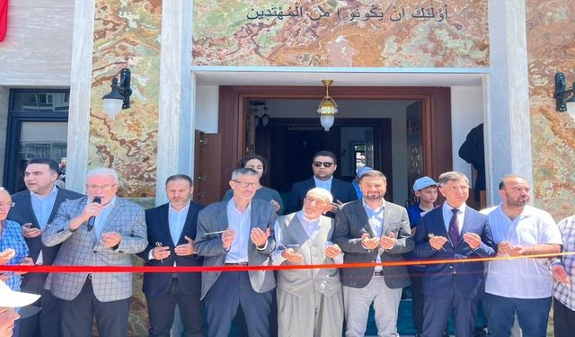 Kağıthane’de Hamidiye Hacı Kenan Camii dualarla açıldı