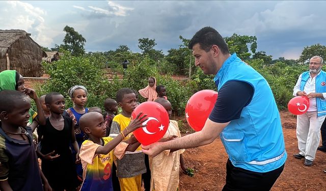 TDV, Orta Afrika Cumhuriyeti'nde kurban etlerini 20 bölgede dağıtıyor