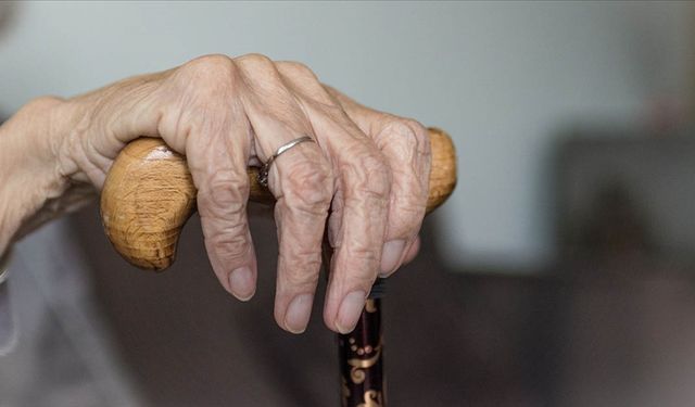 Yaşlılarda uzun süreli yalnızlık felç riskini artırabilir