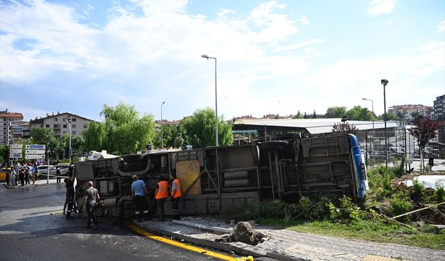 Ankara'da EGO otobüsünün devrilmesi sonucu 5 kişi yaralandı