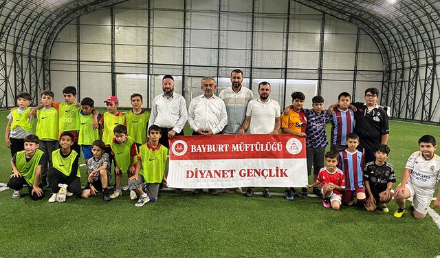 Bayburt’ta "Yaz Kur'an Kursları Arası Futbol Turnuvası" başladı