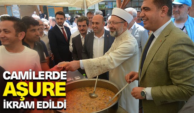 Camilerde aşure ikram edildi