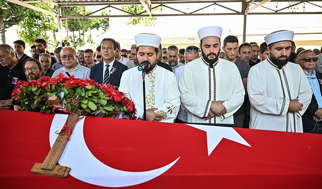 Doç. Dr. Kalafat ebediyete uğurlandı