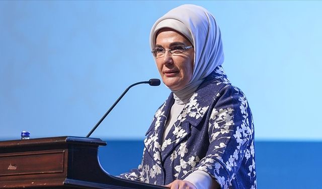 Emine Erdoğan: İnsanlık tarihinin utanç tablosu Srebrenitsa Soykırımı'nı, bir kez daha lanetliyorum
