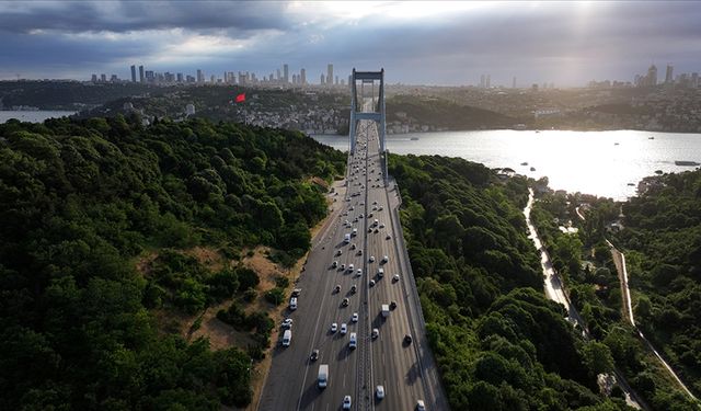 Fatih Sultan Mehmet Köprüsü'nden 36 yılda 2,1 milyar araç geçti
