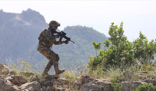 Irak'ın kuzeyindeki Metina bölgesinde 4 PKK'lı terörist etkisiz hale getirildi