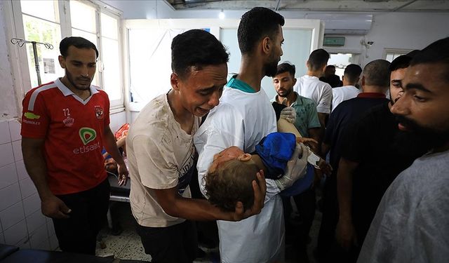Katil İsrail güçlerinin Gazze'de bir pazar yerine düzenlediği saldırıda 10 kişi şehit oldu