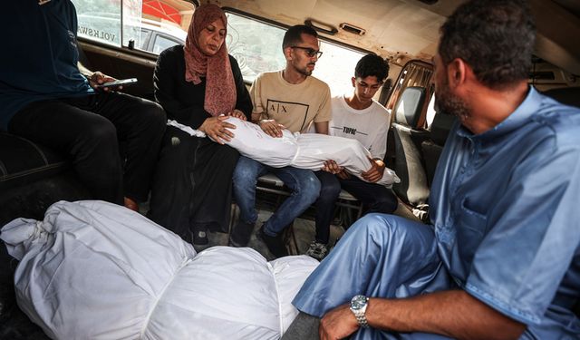 Katil İsrail'in Gazze Şeridi'ne yönelik saldırılarında 10 Filistinli şehit oldu