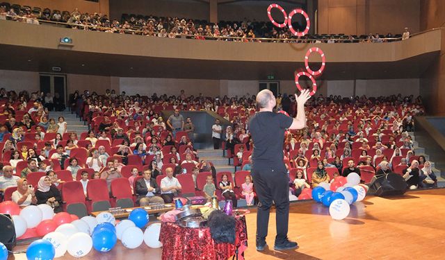 Kahramanmaraş'ta "100 Çocuk Şenliği"