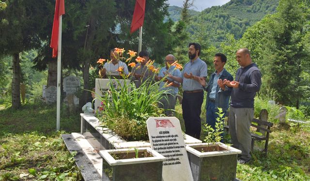 Şehit Murat Şahin mezarı başında anıldı