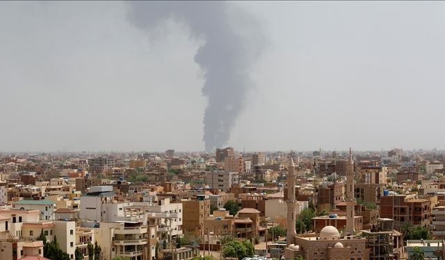 Sudan'ın Faşir şehrinde düzenlenen bombardımanda 12 kişi öldü