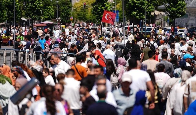 Türkiye, 85 milyon 372 bin 377 kişilik nüfusuyla 194 ülke arasında 18. sırada