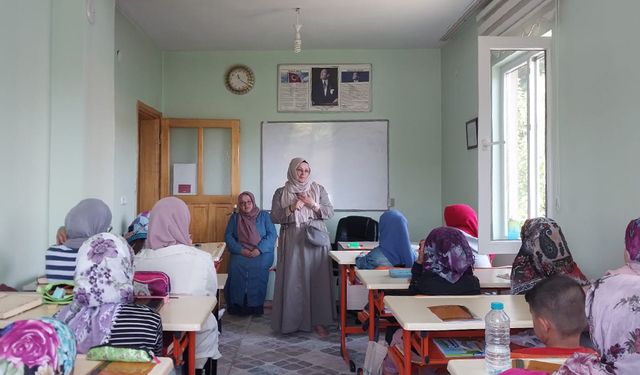 Yaz Kur'an kurslarında bağımlılık seminerleri düzenleniyor