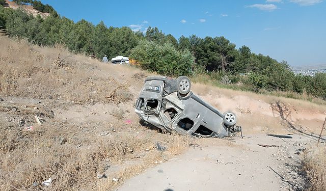 Adıyaman'da devrilen araçtaki 5 kişi yaralandı