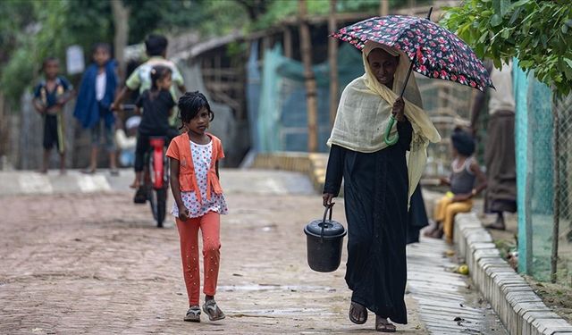 Bangladeş'e bu ay başından itibaren 2 bini aşkın Arakanlı Müslüman sığındı