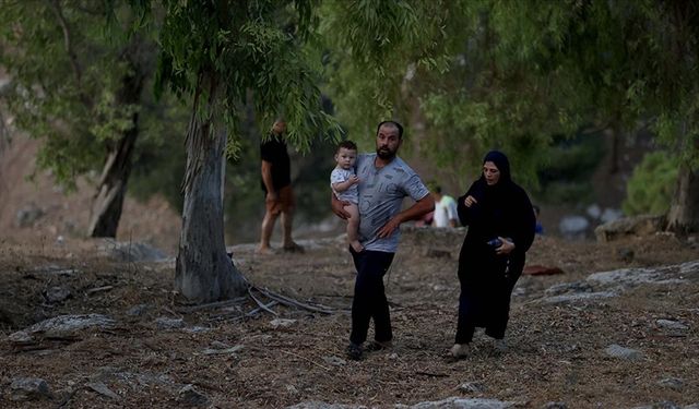 Batı Şeria'nın Cenin bölgesinde işgalcilerin saldırıları sebebiyle Filistinli aileler yerinden ediliyor