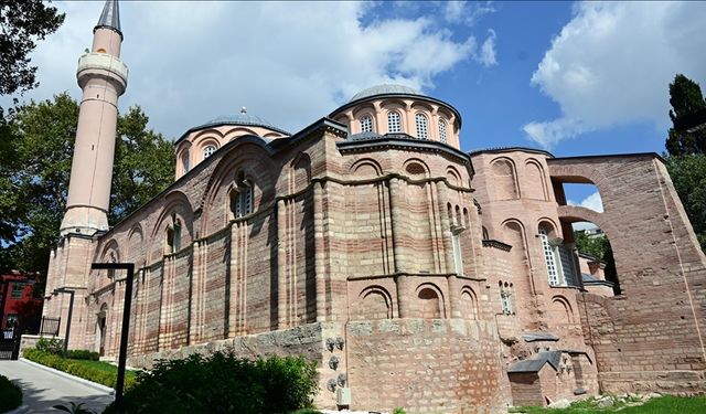 Biletli ziyaret uygulamasına geçen Kariye Camii'ne yabancı turist ilgisi sürüyor