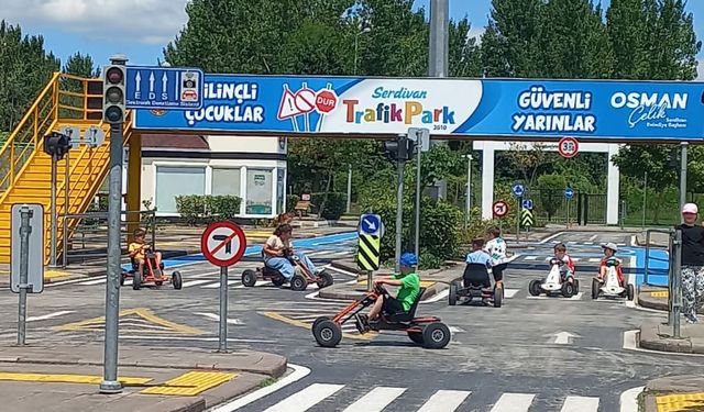 Öğrenciler Trafik Park'ta hem eğlendi hem öğrendi