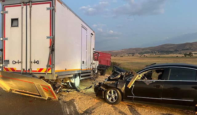 Sivas'ta zincirleme trafik kazasında 6 kişi yaralandı