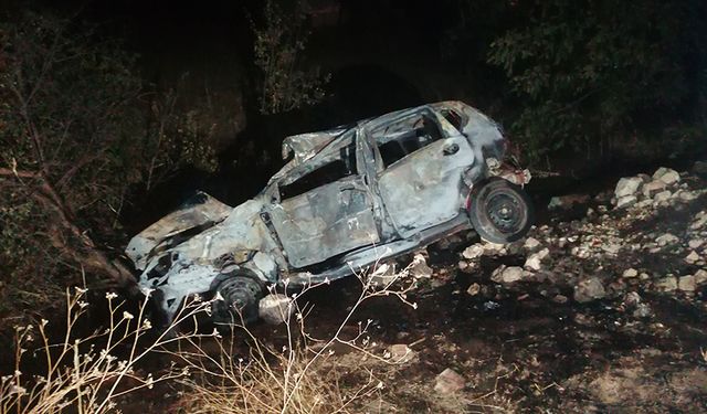 Tokat'ta yolcu otobüsü ile otomobilin çarpıştığı kazada 2 kişi öldü, 3 kişi yaralandı