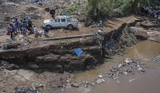 Uganda'da şiddetli yağışlar nedeniyle çöp toplama alanının çökmesi sonucu 18 kişi öldü