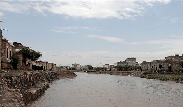 Yemen'de sel nedeniyle yerinden olan ailelerin sayısı 12 bini geçti